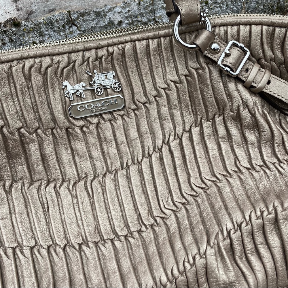 EUC Coach Metallic Oyster Lg Gathered Sophia - Picture 4 of 9